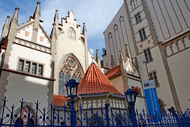 Jewish History and Old Town Walking Tour of Prague - Walking into Josefov and its ten centuries of Jewish life