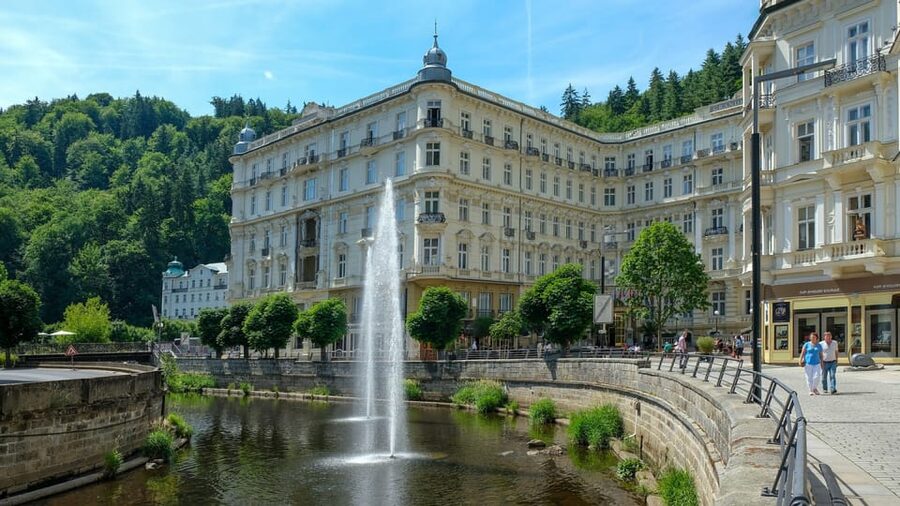Karlovy Vary excursion - Following the colonnades and springs
