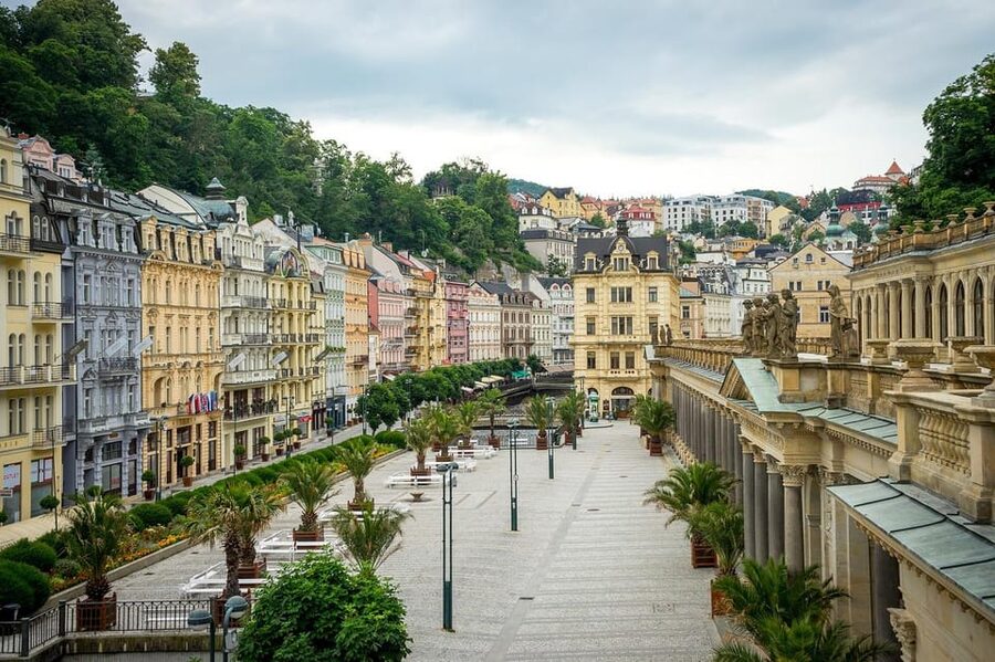 Karlovy Vary excursion - Grandhotel Pupp and the spa-town setting