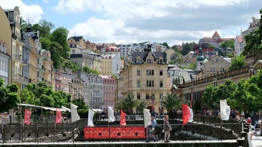 Karlovy Vary: Private Walking Tour - Karlovy Vary and European visitors
