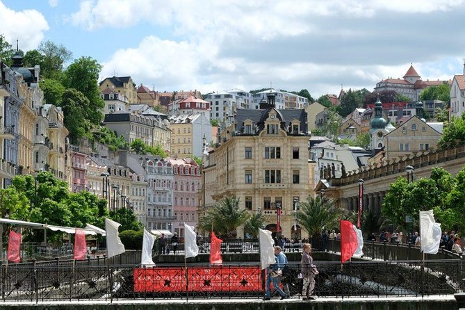 Karlovy Vary - The town of spas, mineral springs and relaxation - Why Karlovy Vary makes a good day outside Prague