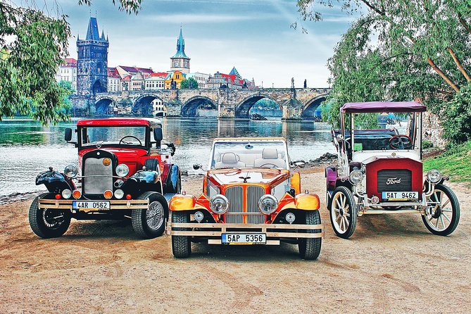 Karlstejn Castle in Vintage Convertible Car - Leaving central Prague without the usual fuss