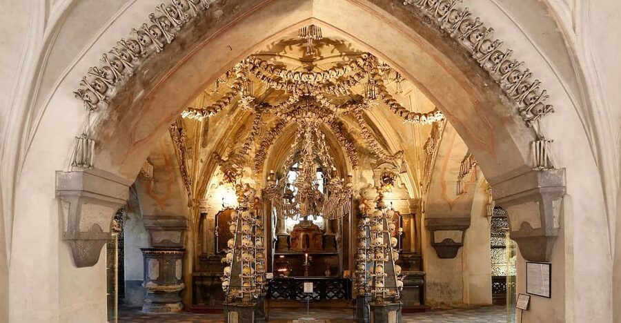 Kutná Hora: Sedlec Ossuary Skip-the-Line Ticket & Audioguide - Walking from the ossuary to the cathedral