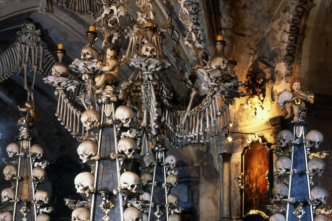 Kutna Hora & St. Barbara Cathedral & Ossuary - St. Barbara’s Cathedral and its Gothic scale