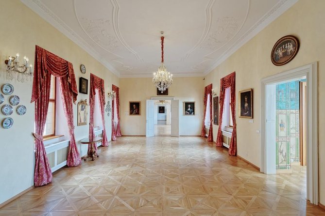 Lobkowicz Palace Museum Entrance Ticket in Prague - Porcelain, Ceramics, Decorative Arts, and Everyday Taste