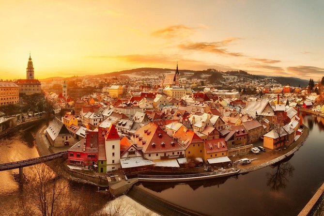 Luxury Private Day trip from Prague to Cesky Krumlov via Hluboka Castle - Leaving Prague for South Bohemia