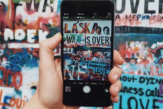 Mobile photography workshop - Why a phone photography lesson works well in Prague