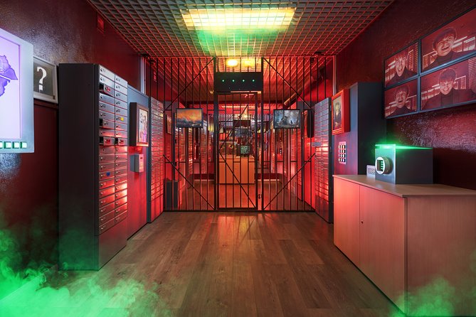 Moriarty's Phantom Trap Escape Game in Prague - The human side: Šimon, Tom, Sylvie, and Julia