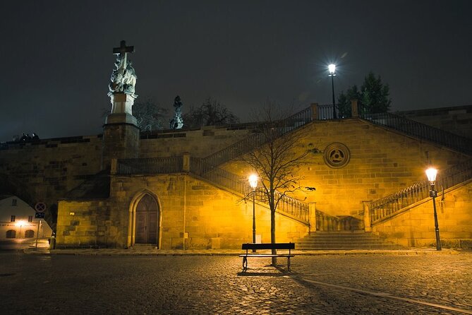 Mystery Tour at Charles Bridge and Prague Castle: Alchemy & Magic - What the guide adds to the experience