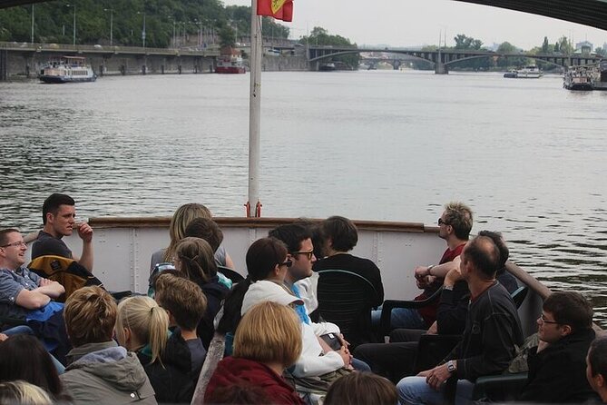One Hour Boat Tour on Vltava River - Why the 50-minute length can work well