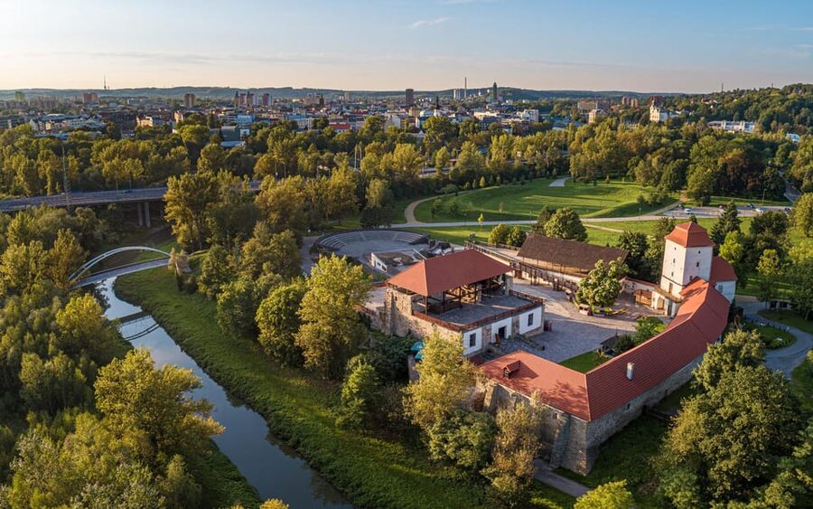 Ostrava: Entrance to Silesian Ostrava Castle - A castle walk beside two Ostrava rivers