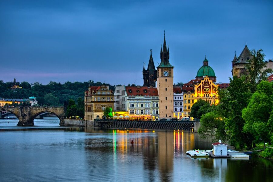 Panoramic Views of Prague Evening Walking Tour - Guides, languages, and the human side of the tour