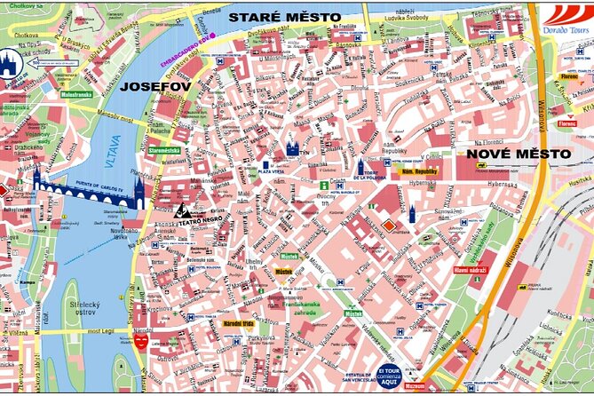 Pedestrian tour of Prague in Spanish - Karlova Street and the Charles Bridge photo stop