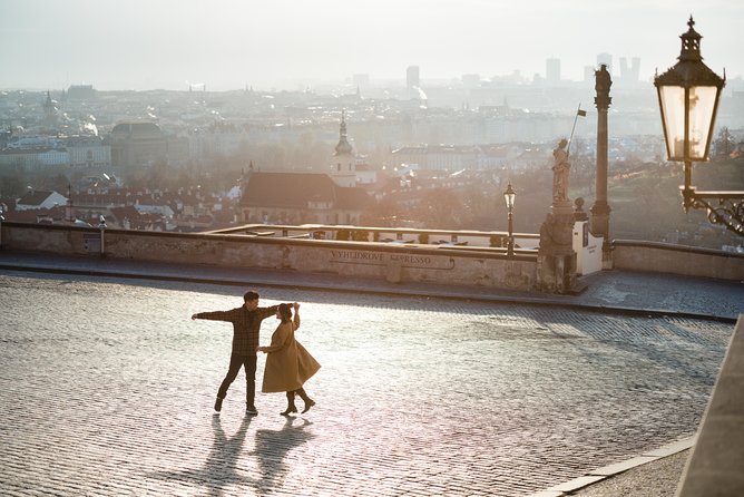 Photo Walking Tour in Prague - Raifa Slota’s approach to posing