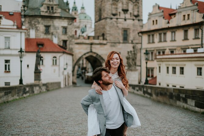 Photographer in Prague - Couple, engagement & portrait photoshoot - Why the early 7:30 am appointment matters