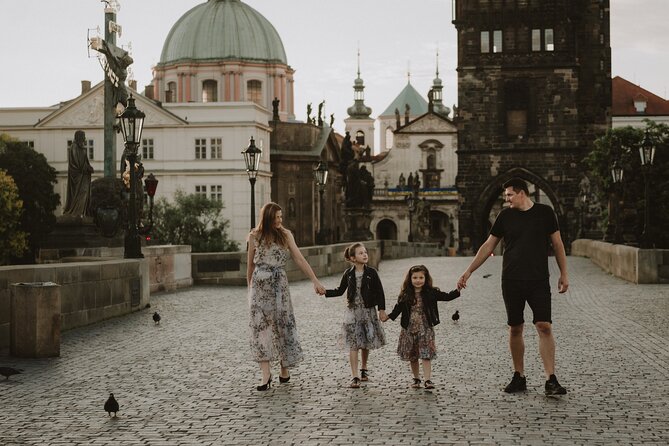 Photographer in Prague, private photoshoot - Crossing toward Charles Bridge