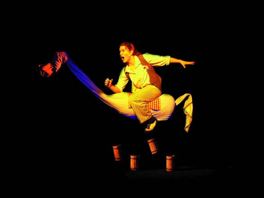 Prague: 1.5-Hour Black Light Theater Srnec Performance - The small venue and the seat problem