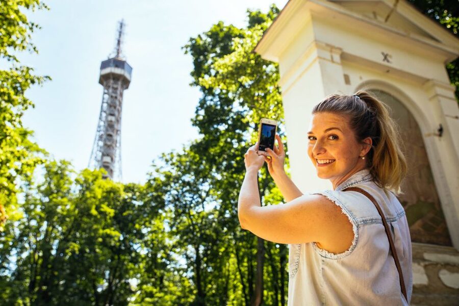 Prague: 1.5-Hour Private Kick-Start Tour with a Local - Who should book this private kick-start walk?