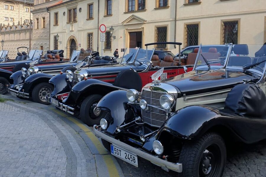 Prague: 1-Hour Private Tour in Vintage Car - Old Town landmarks arrive one after another