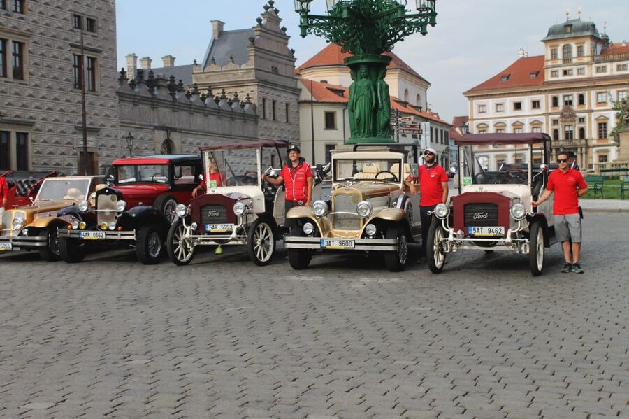 Prague: 1-Hour Vintage Car Tour - Key points to know before booking