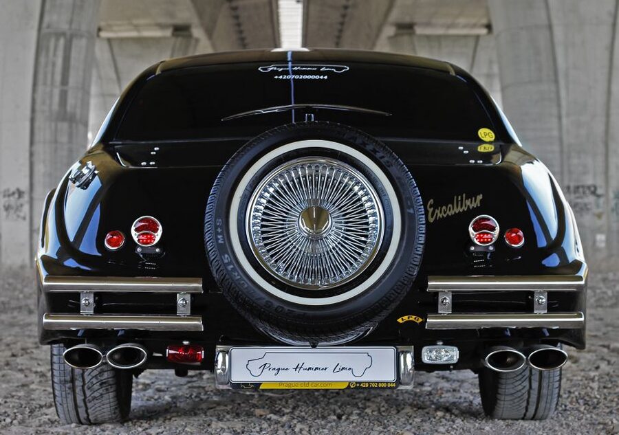 Prague: 1-Hour Vintage Limousine Rental - What the limousine feels like inside