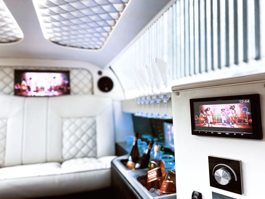 Prague: 1-Hour Vintage Limousine Rental - Pickup details in central Prague