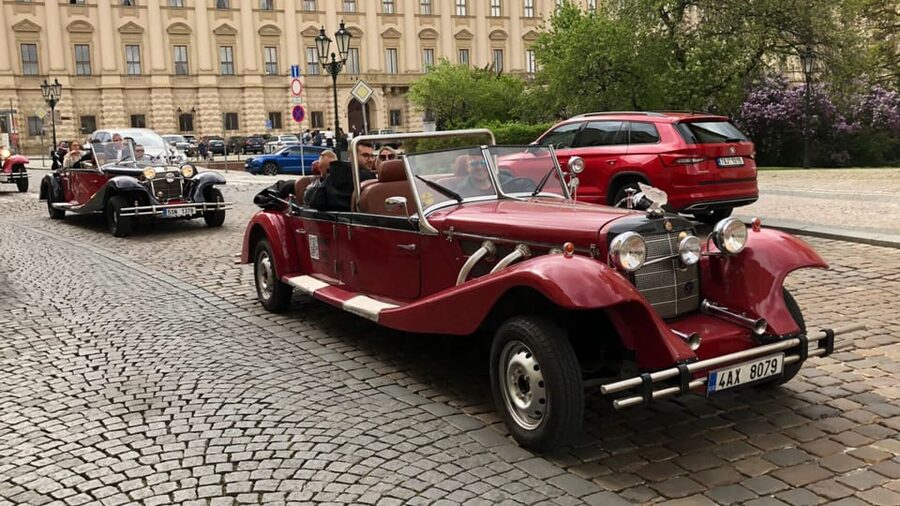 Prague: 120min Private Tour in Vintage Car, up to 6people! - Rudolfinum, Charles Bridge, and the river crossing