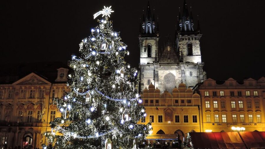 Prague: 2-3h Magical Christmas Markets Tour with Inclusions - Old Town Square, the grand opening scene