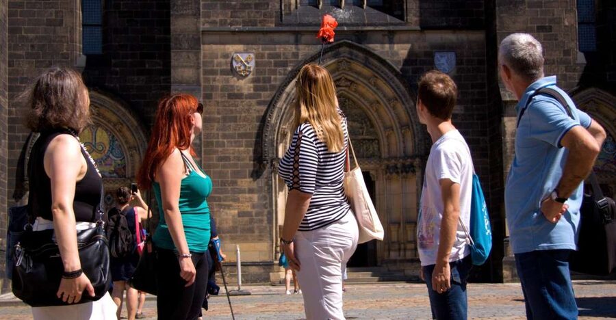 Prague: 2.5-Hour Vyšehrad Castle with Gorlice & Tickets - How the guides shape the experience