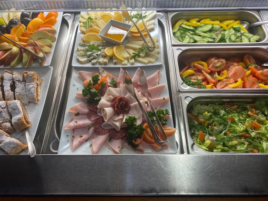 Prague: 2-Hour Historic Boat Cruise with Delicious Lunch - Starting near Štefánik Bridge