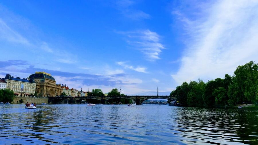 Prague: 2-Hour Lunch Cruise on the Vltava River - How to fit it into your Prague day