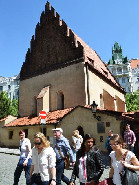 Prague: 2-Hour Old Town and Jewish Ghetto Walking Tour - Entering Josefov, Prague’s former Jewish quarter