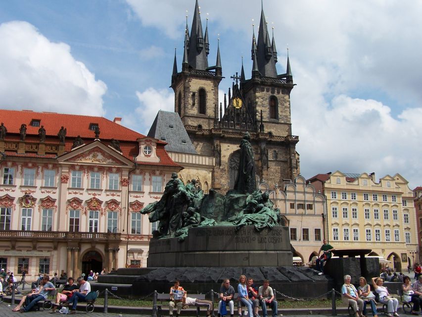 Prague: 2-Hour Old Town and Jewish Ghetto Walking Tour - Starting behind Týn Cathedral