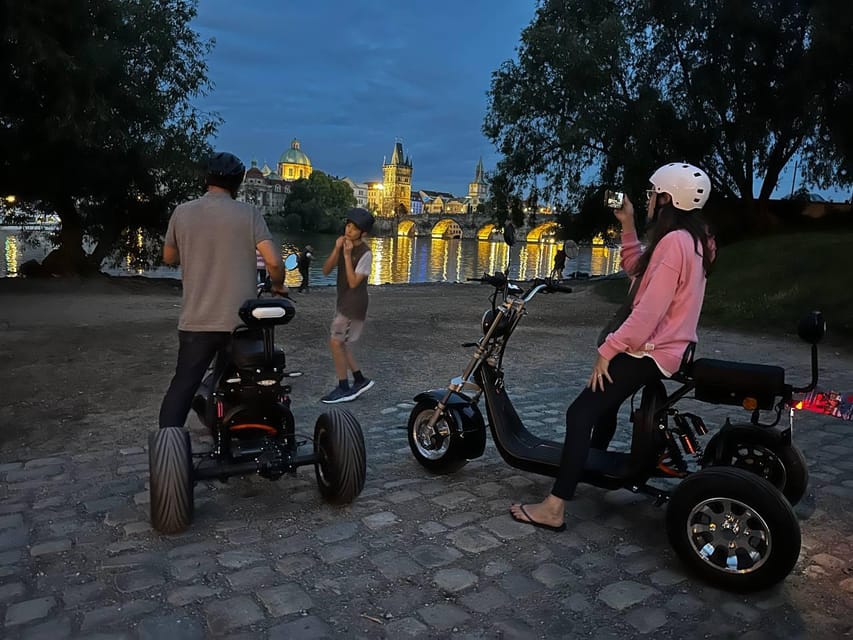 Prague: 2 hours FUN TRIKE tour in Prague with guide - Choosing the right time and clothing