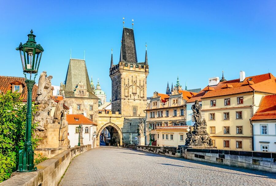 Prague: 3-Hour Beer Tour and Traditional Czech Dinner - Meeting at Charles Bridge