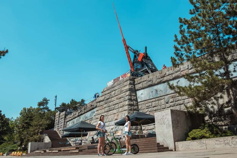 Prague: 3-Hour E-Scooter Tour in German - What the German guide adds
