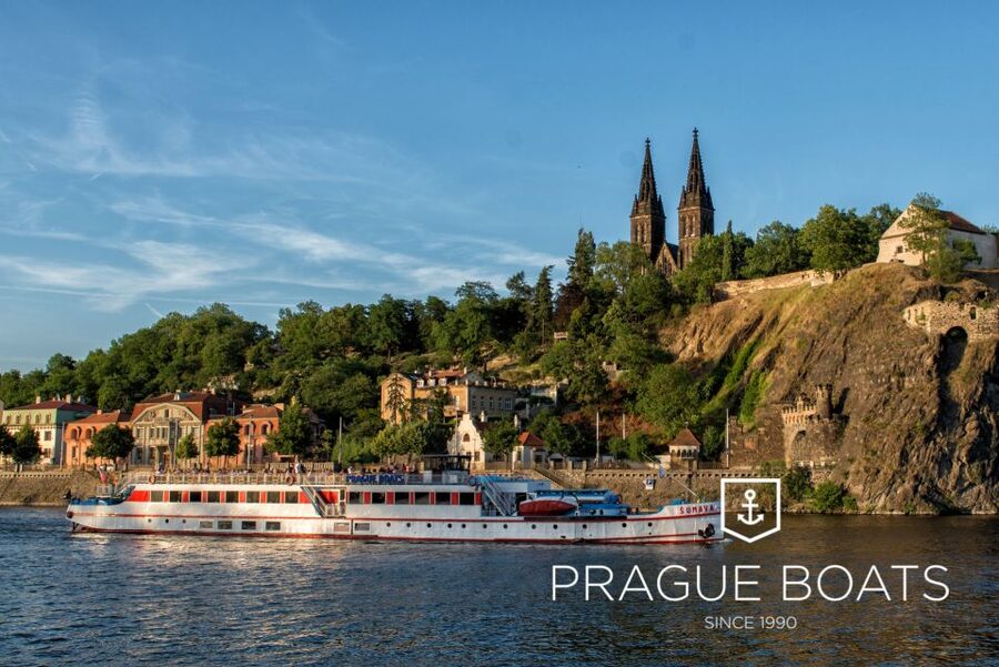 Prague: 3-hour Evening River Cruise with Dinner - Who will get the most from this experience