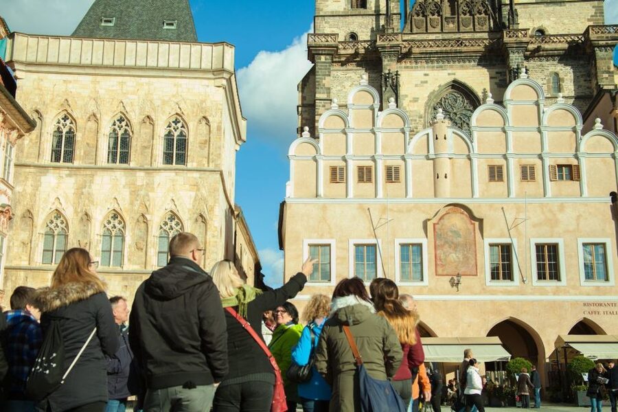 Prague: 3-Hour Old Town and Prague Castle Tour in German - Why this route works for a first day in Prague