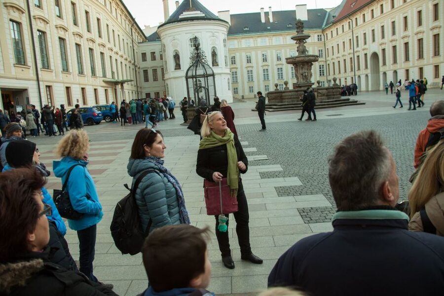 Prague: 3-Hour Old Town and Prague Castle Tour in German - Old Town Square and the first layer of Prague