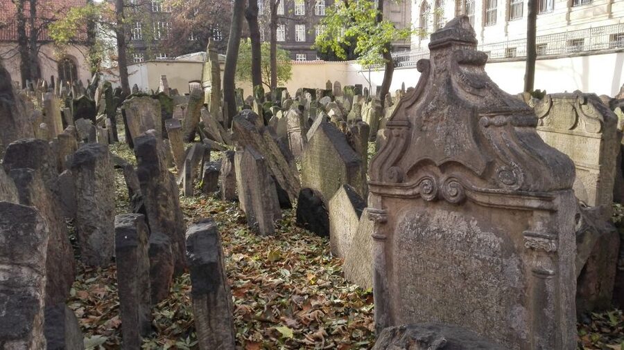 Prague: 3-Hour Private Jewish Quarter Tour - Maisel Synagogue and the Early Story