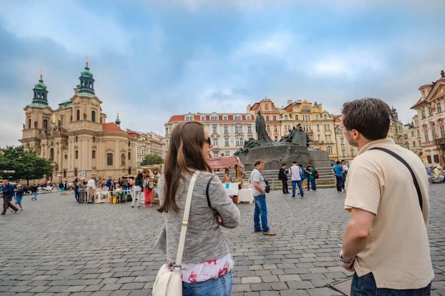 Prague: 3-Hour Walking Tour of Old Town & Prague Castle - Starting beside Old Town Square