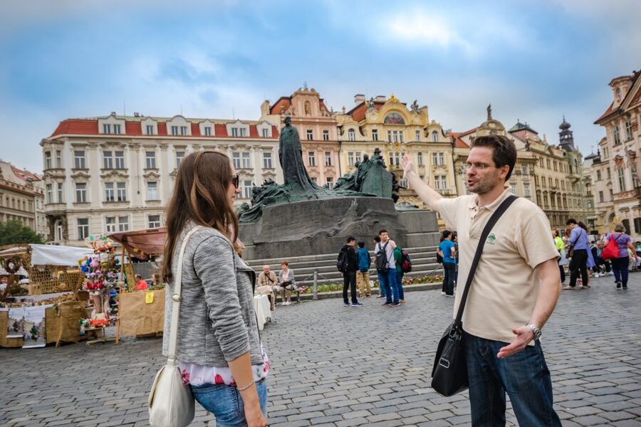 Prague: 3-Hour Walking Tour of Old Town & Prague Castle - What the guides add to the experience