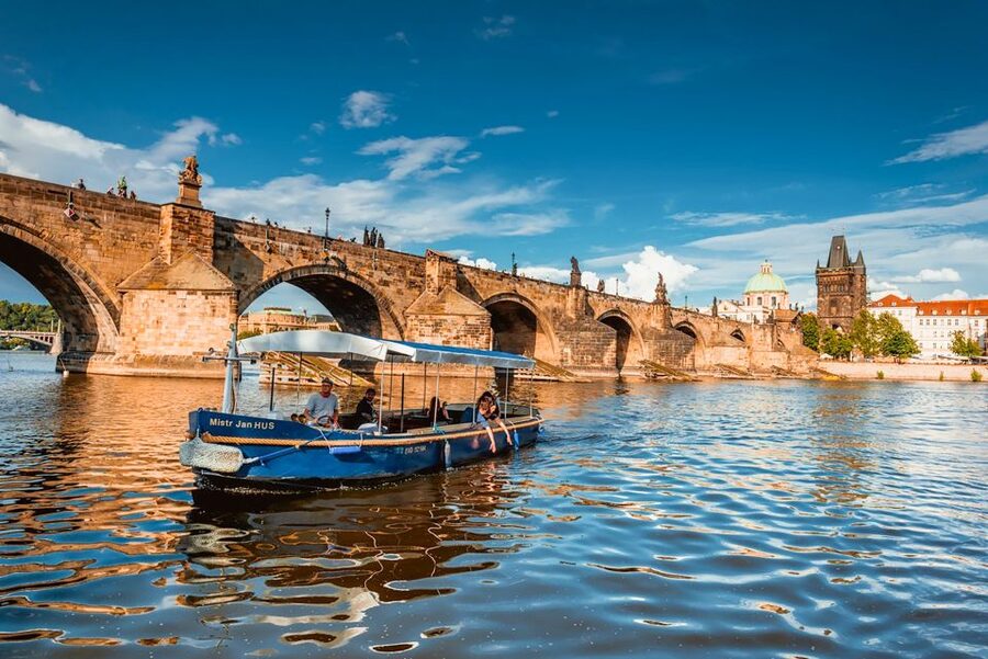 Prague: 45-Minute Sightseeing Cruise to Devil's Channel - Simple tips for a better ride