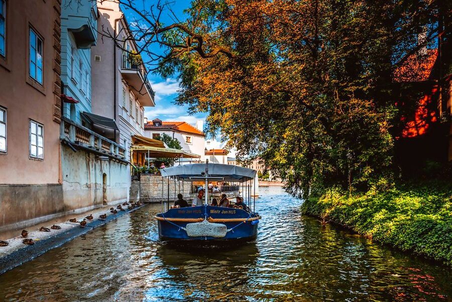 Prague: 45-Minute Sightseeing Cruise to Devil's Channel - Turning into Devil’s Channel beside Kampa Island