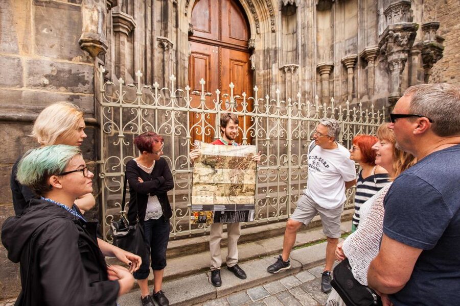 Prague: 6-Hour City Tour including Cruise and Lunch - The Vltava and Devil’s Channel by boat