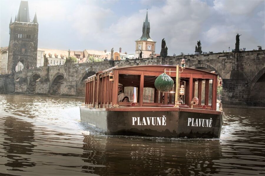 Prague: 6-Hour Tour with River Boat Cruise and Lunch - Why this six-hour route works well in Prague