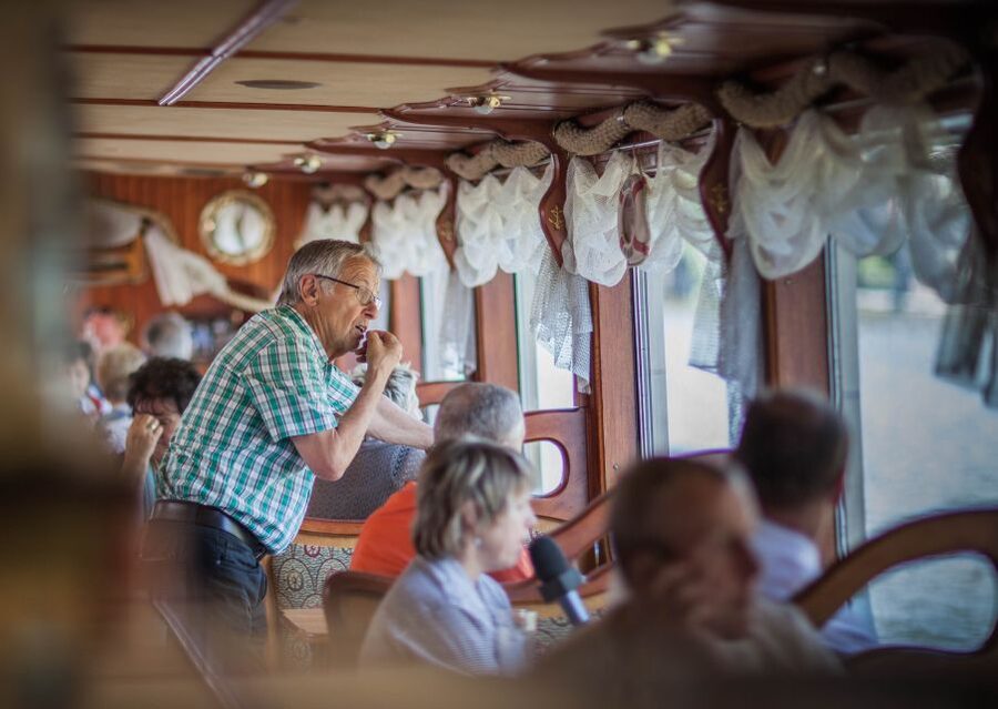 Prague: Afternoon Beer Cruise with Drinks Included - Kampa Island and the riverfront