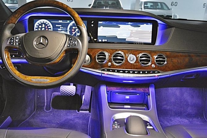 Prague airport luxury transfer by a Mercedes Benz S class - The 30-minute ride into Prague