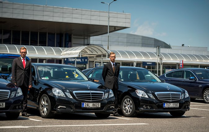 Prague Airport Private Departure Transfer - Private Service Versus Public Transportation