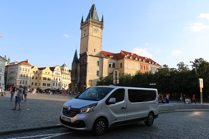 Prague Airport Transfers, Praga Aeropuerto Traslados, ESPAŇOL-ENG - Choosing the direction that fits your trip